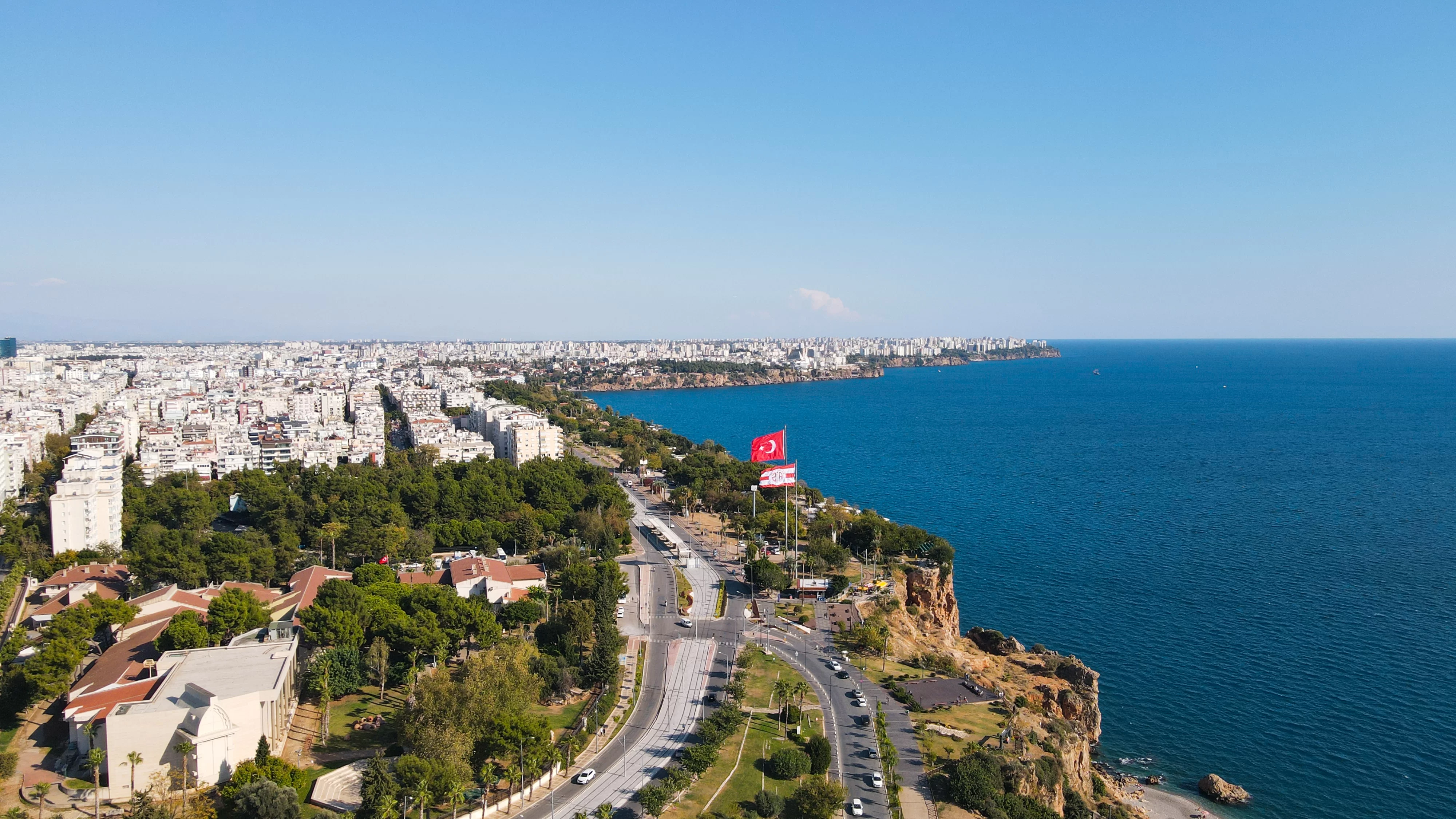 What are the reasons to buy a property in Antalya?