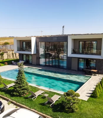 İstanbul'da Satılık Villalar 7+1 Prestijine Sahip