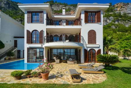 Luxury Triplex 5+2 Villas for Sale in Alanya, Prestigious Living!