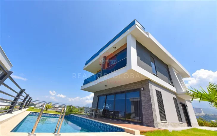 Villas for Sale in Alanya, Combining 4+1 Comfort with Triplex Luxury