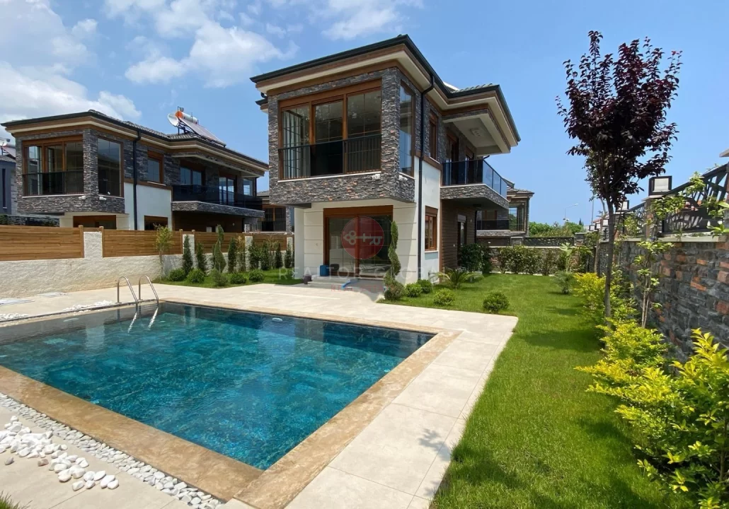 Villas for Sale in Antalya with Furnished and Duplex Privileges!