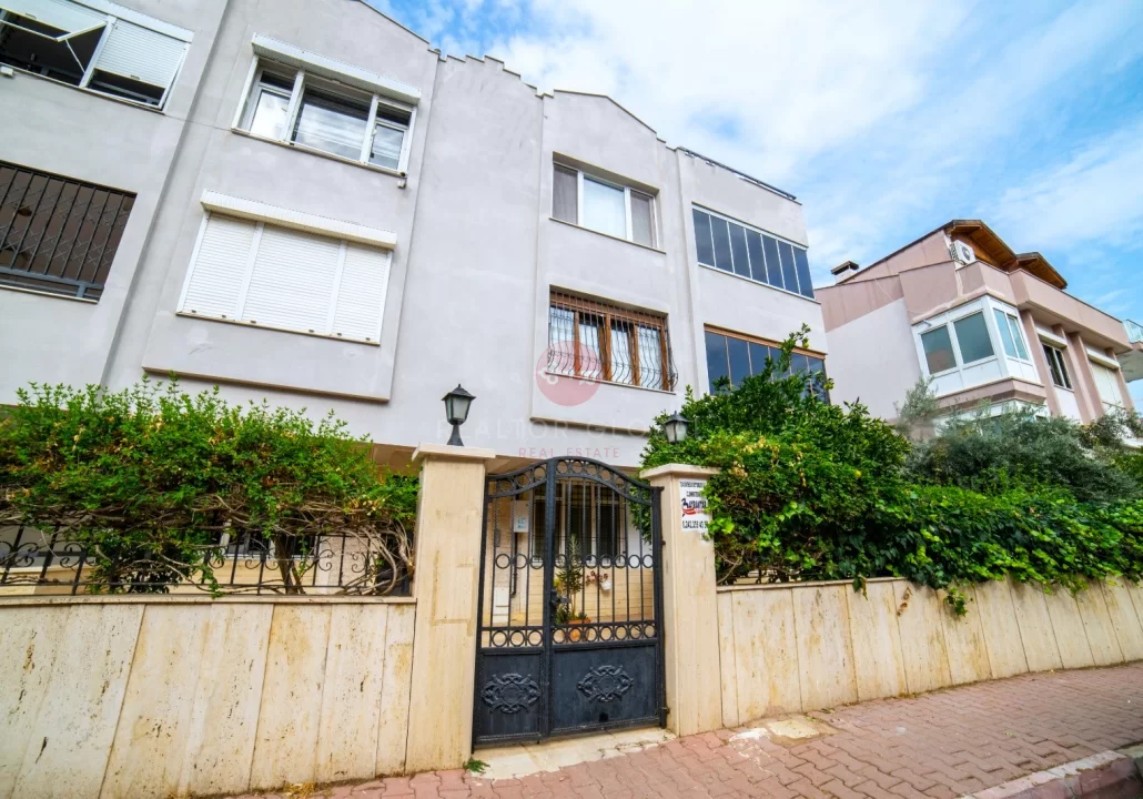 Investment Comfort with Prestige of 5+1 Apartments for Sale in Antalya!