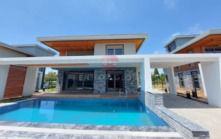 Independent Living Opportunity in Antalya with 4+1 Comfort Villas for Sale