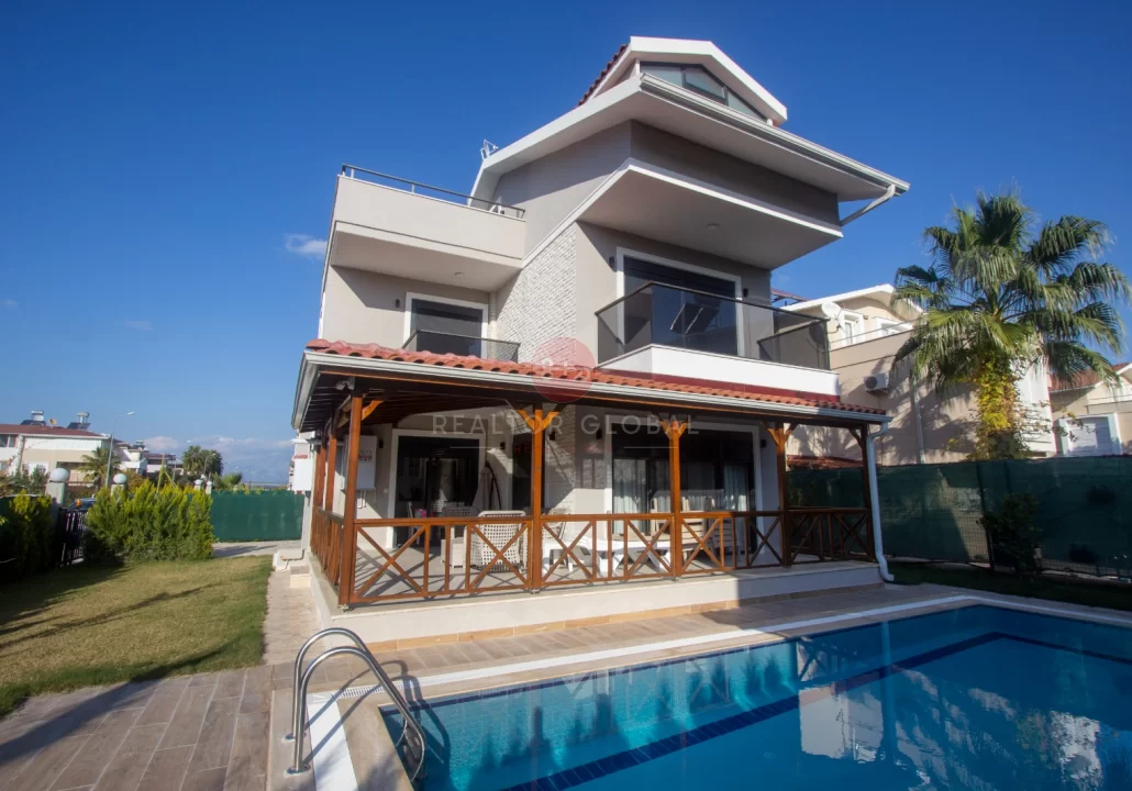 Villas for Sale in Antalya with Triplex and 4+1 Comfort