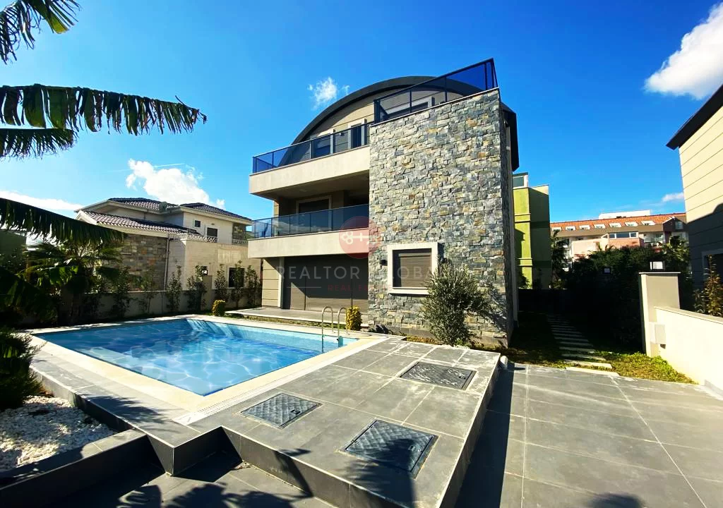 Luxury and Independent Living Meet in Triplex Villas for Sale in Antalya