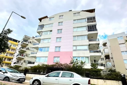 Opportunity for Comfortable Living in Central Locations with 2+1 Apartments for Sale in Antalya