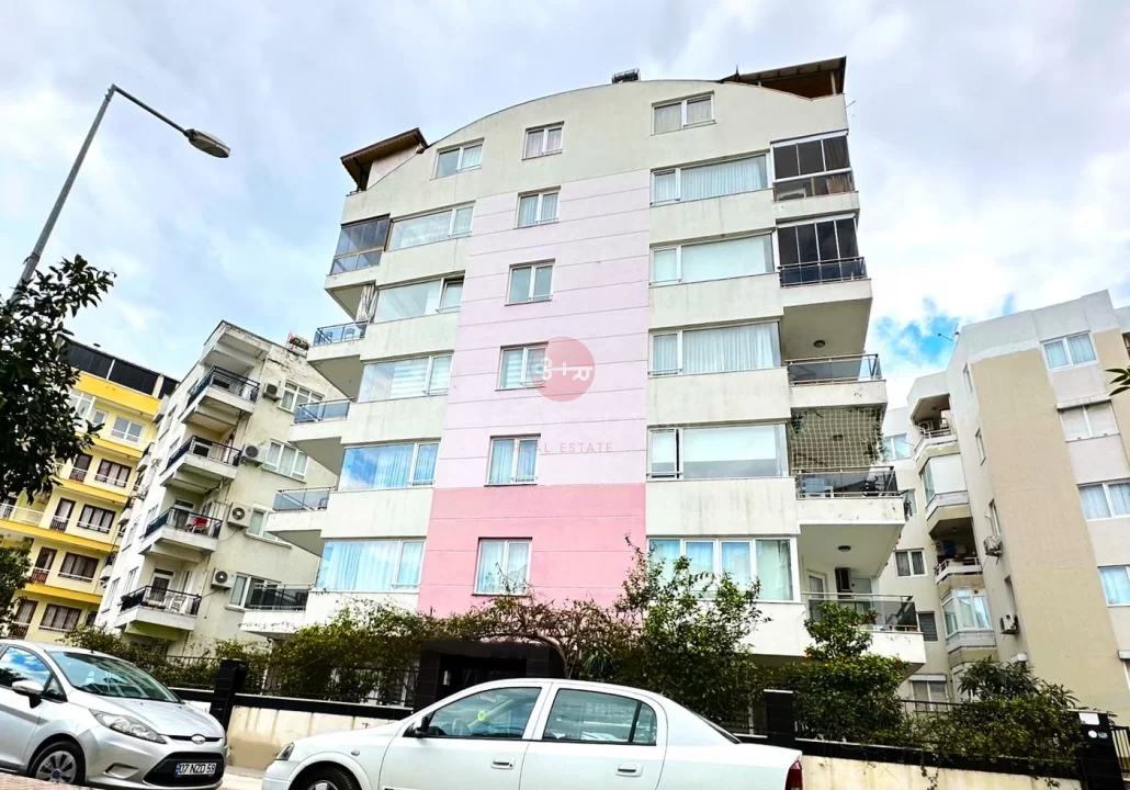 Opportunity for Comfortable Living in Central Locations with 2+1 Apartments for Sale in Antalya