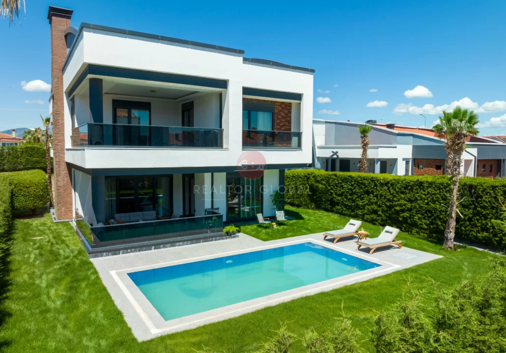Obtain a Prestigious Investment Future with 5+1 Villas for Sale in Antalya!