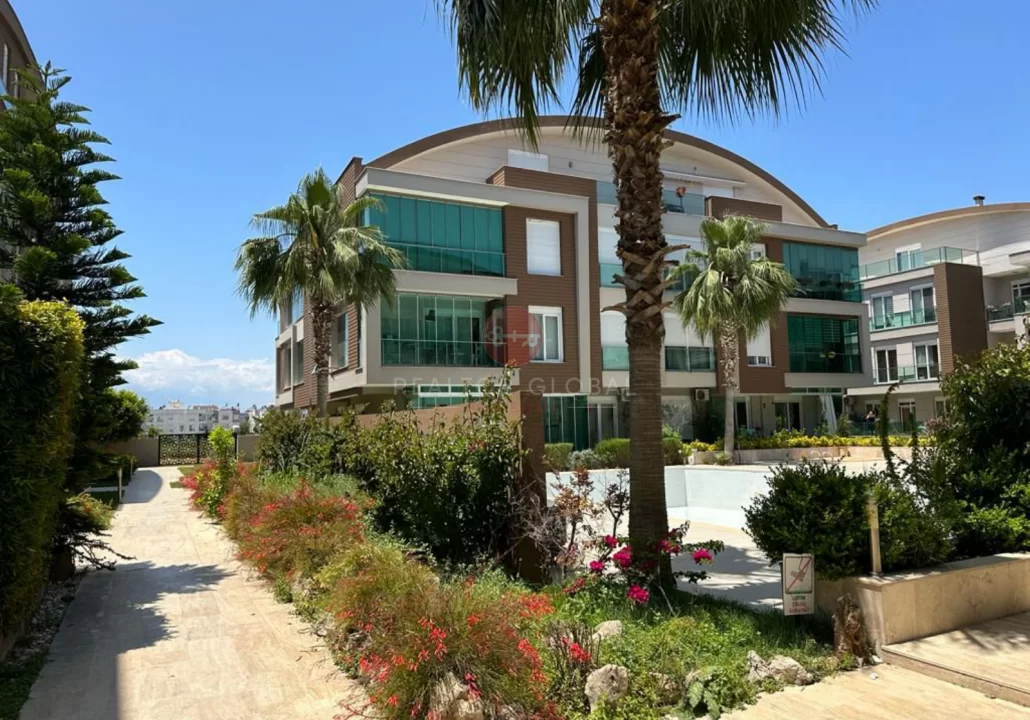 Apartments for Sale in Antalya with 2+1 Layout and Furnished Investment Opportunities