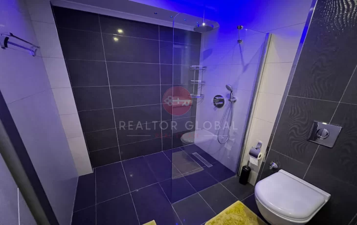 spacious 2 bedroom furnished apartment for sale in Oba