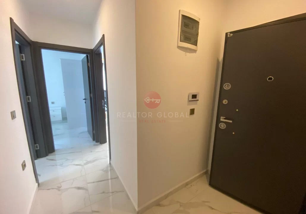 Two-bedroom Furnished Apartment With Sea View in Mahmutlar