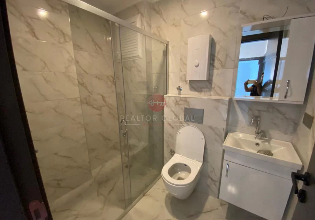 Two-bedroom Furnished Apartment With Sea View in Mahmutlar