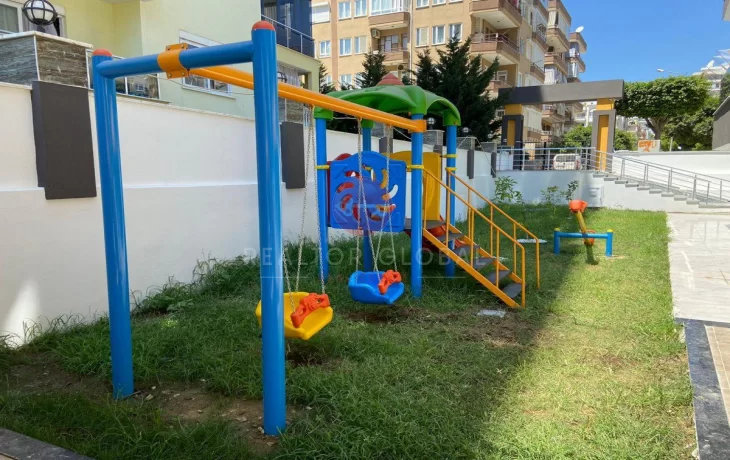 Two-bedroom Furnished Apartment With Sea View in Mahmutlar