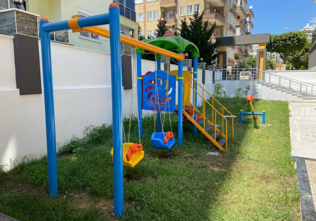 Two-bedroom Furnished Apartment With Sea View in Mahmutlar