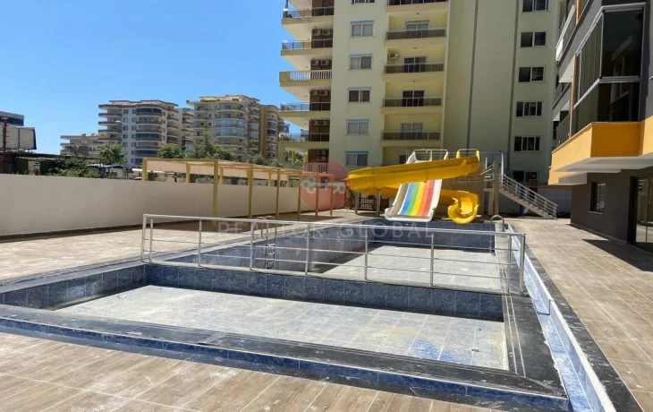 Two-bedroom Furnished Apartment With Sea View in Mahmutlar