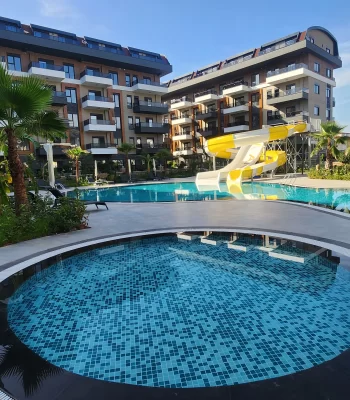 Namješten penthouse sa 2 spavaće sobe na prodaju u Oba