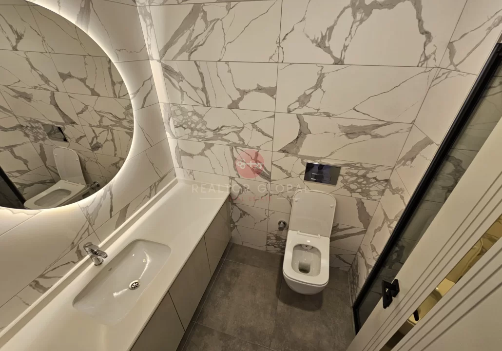 Luxuriöse, voll möblierte Ein-Zimmer-Wohnung zum Verkauf in Oba