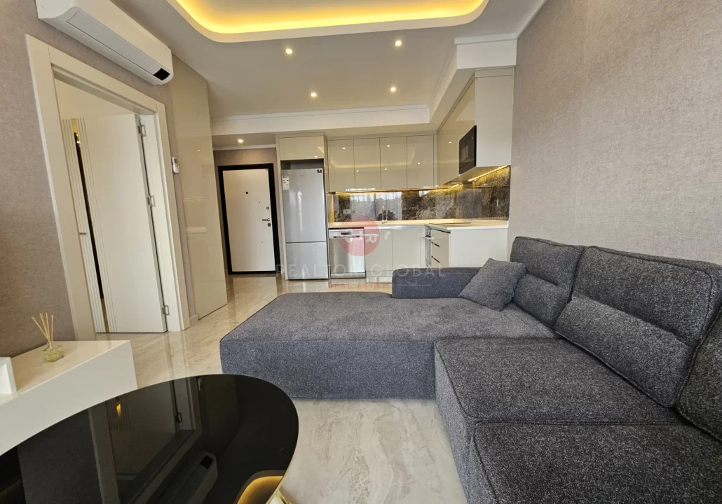 Luxuriöse, voll möblierte Ein-Zimmer-Wohnung zum Verkauf in Oba