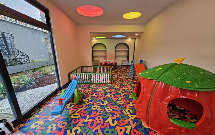 Luxuriöse, voll möblierte Ein-Zimmer-Wohnung zum Verkauf in Oba
