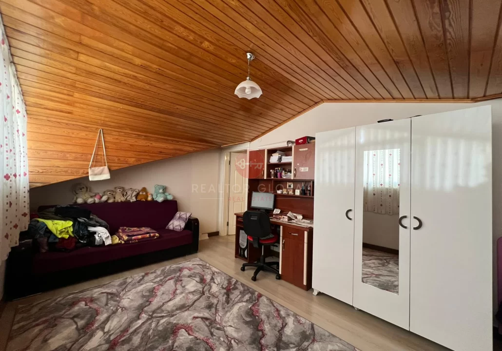 3-Bedroom Penthouse For Sale with Traditional Charm in Oba, Alanya