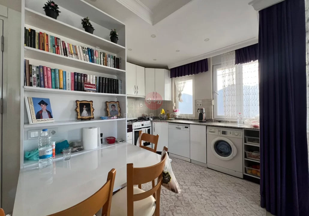 3-Bedroom Penthouse For Sale with Traditional Charm in Oba, Alanya