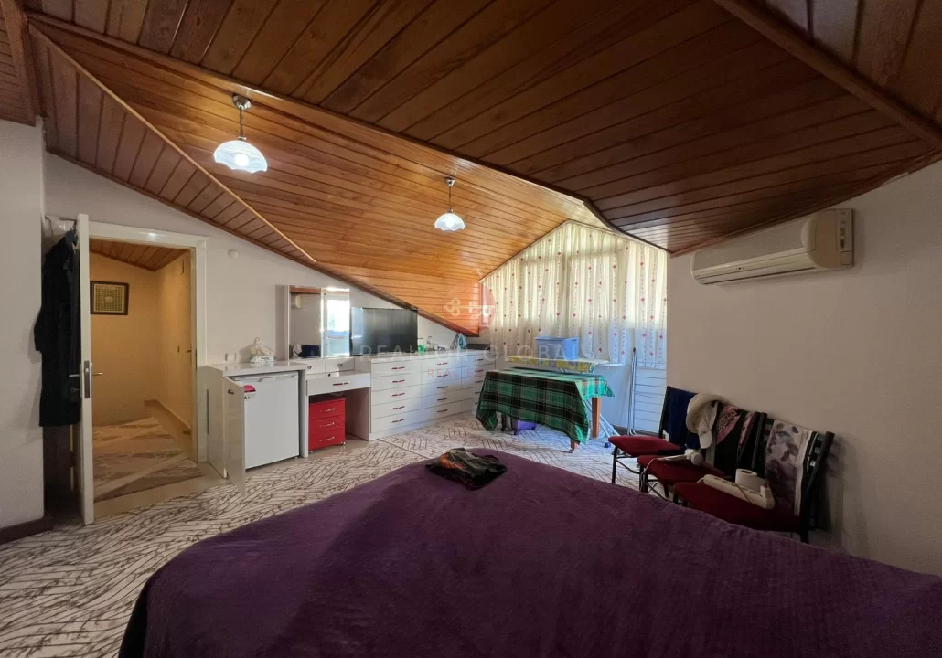 Prostrani trosobni penthouse s tradicionalnim šarmom u Obi, Alanja