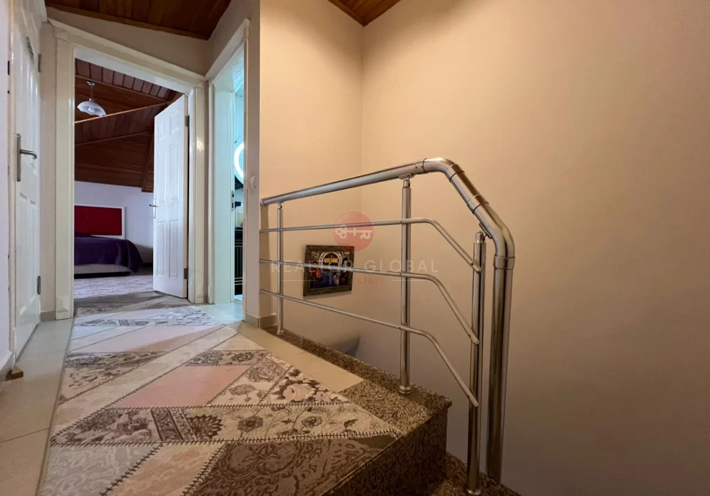 Prostrani trosobni penthouse s tradicionalnim šarmom u Obi, Alanja
