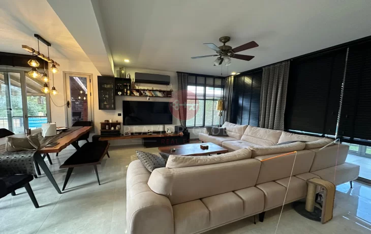 Geräumiges, möbliertes Duplex mit drei Schlafzimmern in Kyrenia