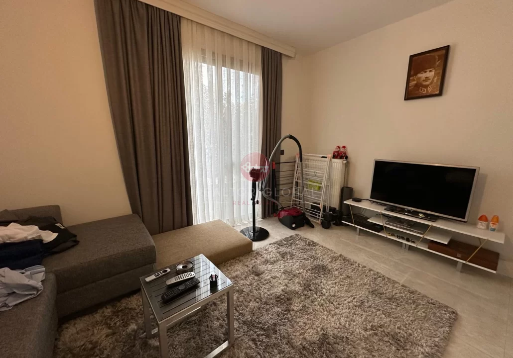 Geräumiges, möbliertes Duplex mit drei Schlafzimmern in Kyrenia