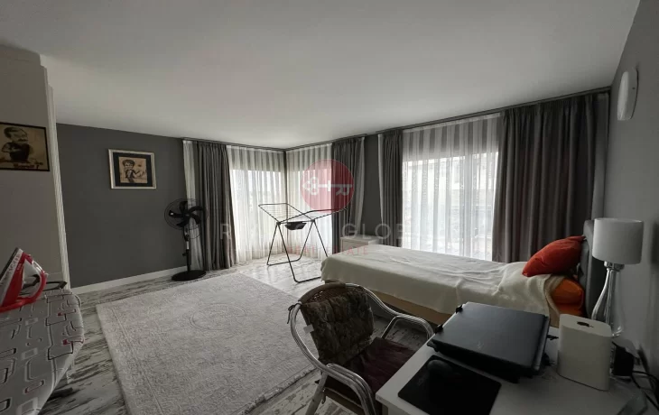 Geräumiges, möbliertes Duplex mit drei Schlafzimmern in Kyrenia