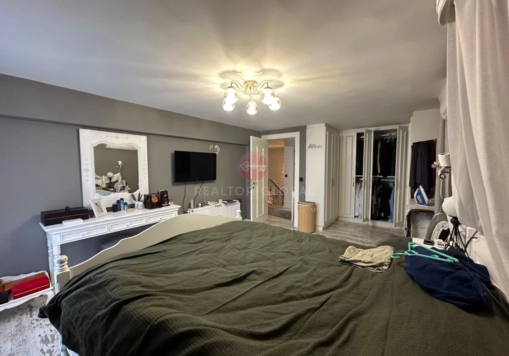 Geräumiges, möbliertes Duplex mit drei Schlafzimmern in Kyrenia