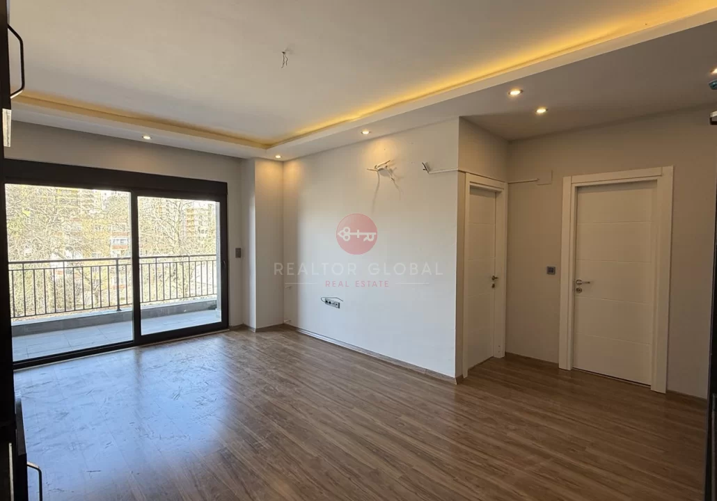 Stylish One-bedroom Apartment For Sale in Mahmutlar, Alanya