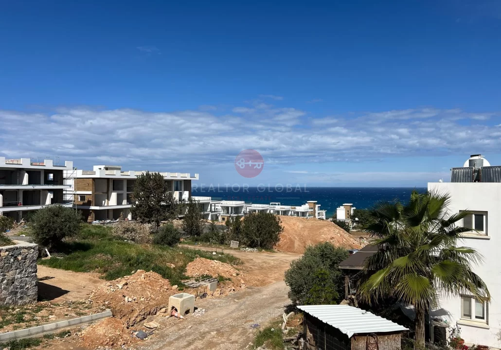Kyrenia'da Satılık Deniz Manzaralı Şık Stüdyo Daire