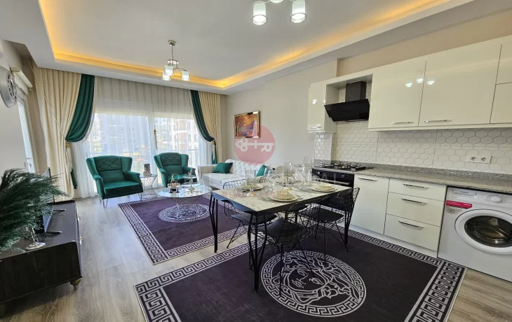 Moderan stan 1+1 na prodaju u Alanya Demirtaşu sa bazenom i teretanom