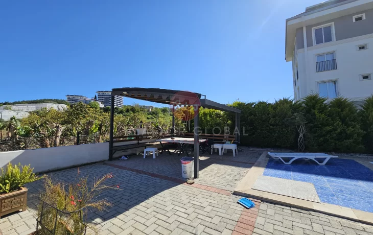 Moderan stan 1+1 na prodaju u Alanya Demirtaşu sa bazenom i teretanom