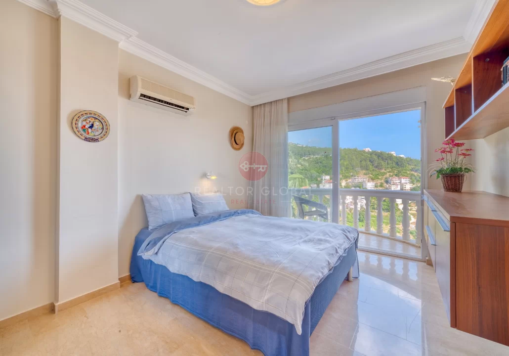 Alanya Tepe’de Deniz Manzaralı Lüks Diamond Villa Satılık