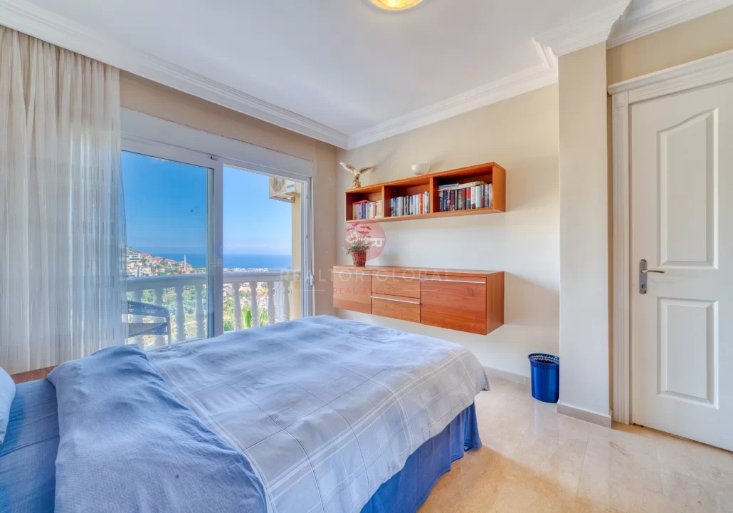 Alanya Tepe’de Deniz Manzaralı Lüks Diamond Villa Satılık