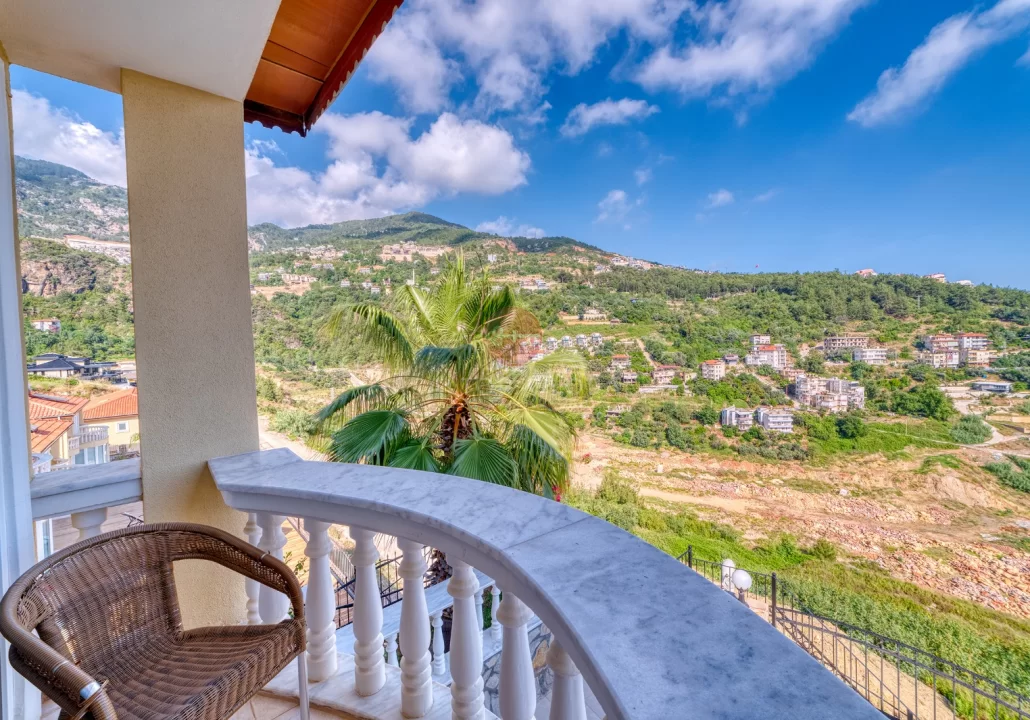 Alanya Tepe’de Deniz Manzaralı Lüks Diamond Villa Satılık