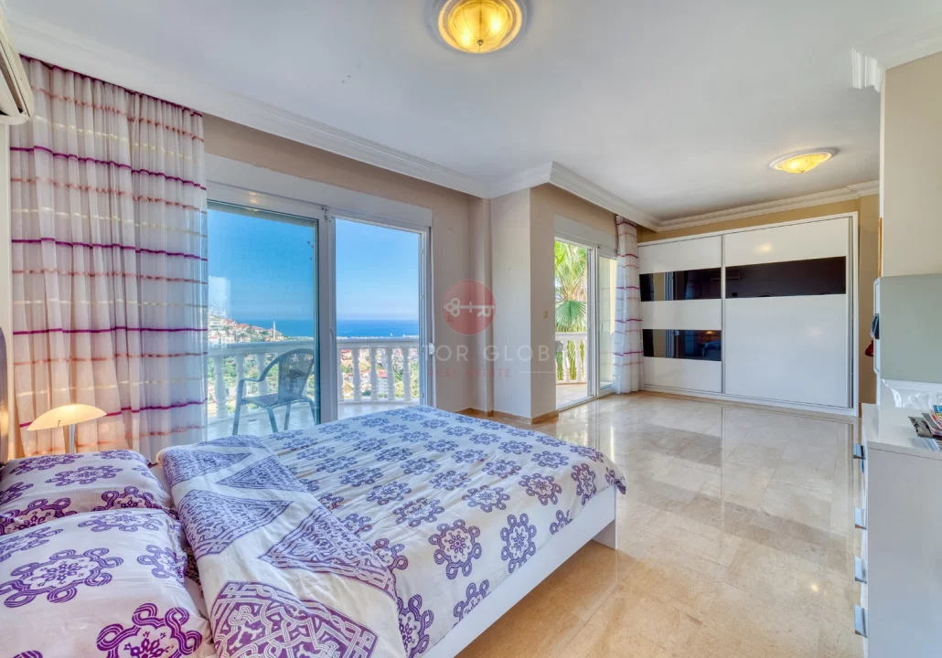 Alanya Tepe’de Deniz Manzaralı Lüks Diamond Villa Satılık