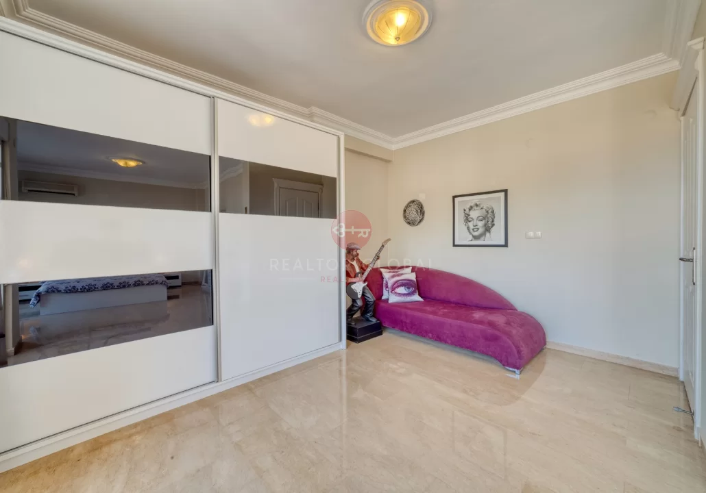 Alanya Tepe’de Deniz Manzaralı Lüks Diamond Villa Satılık