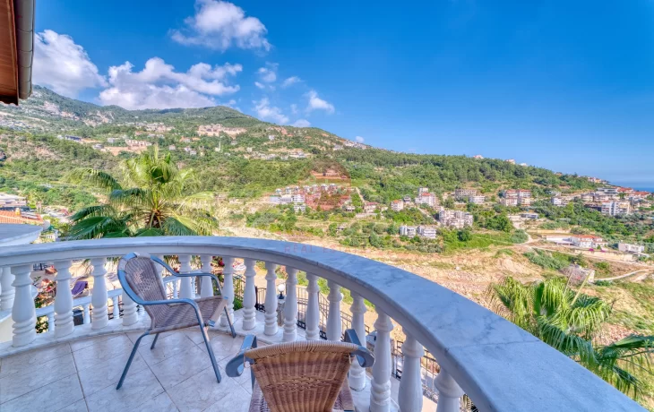 Alanya Tepe’de Deniz Manzaralı Lüks Diamond Villa Satılık