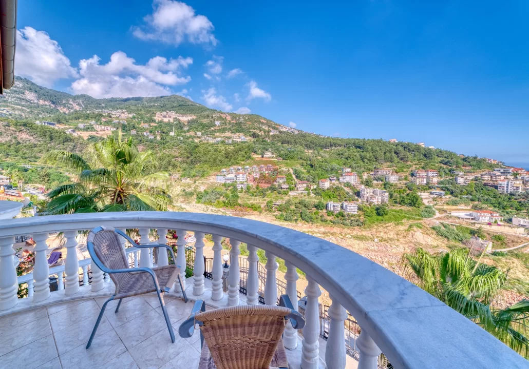 Alanya Tepe’de Deniz Manzaralı Lüks Diamond Villa Satılık