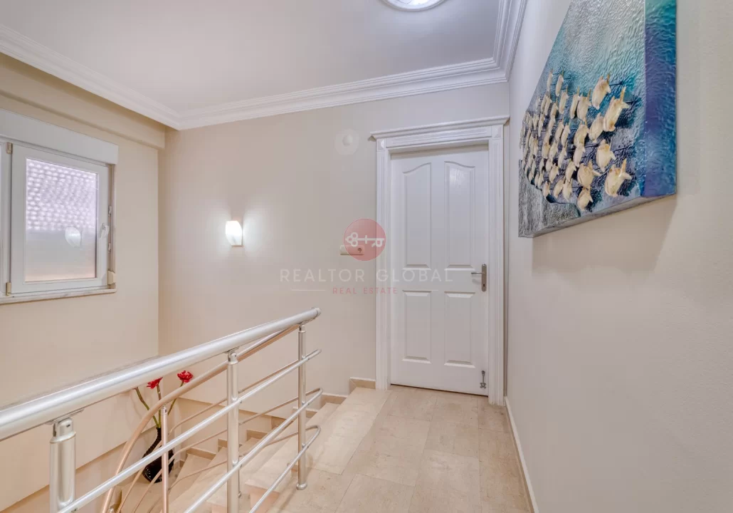 Alanya Tepe’de Deniz Manzaralı Lüks Diamond Villa Satılık
