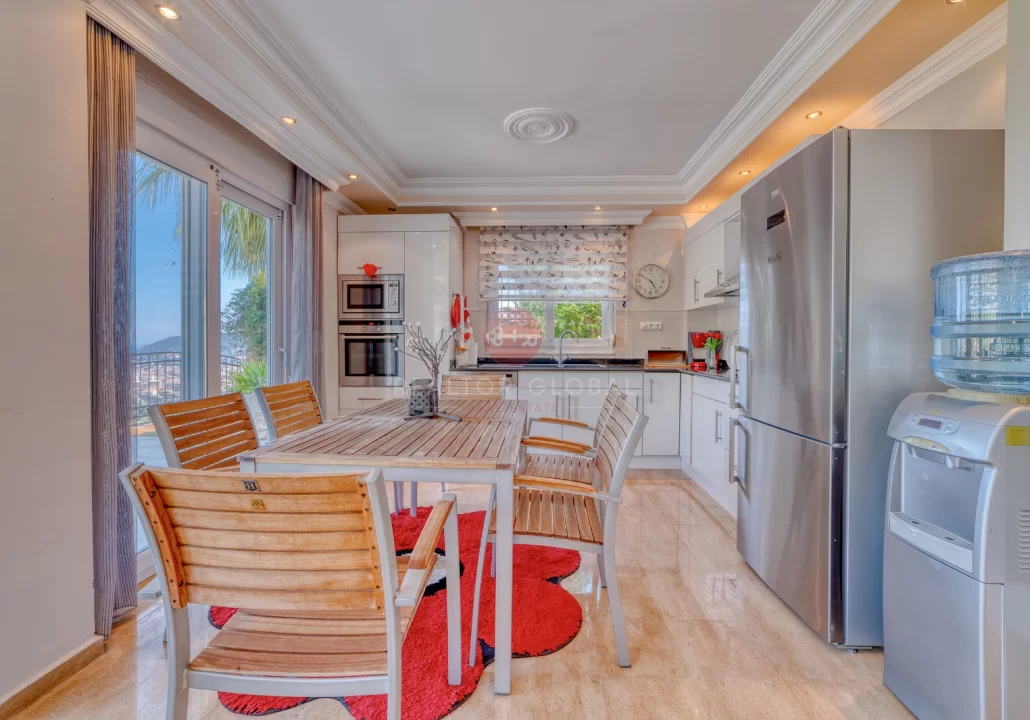 Alanya Tepe’de Deniz Manzaralı Lüks Diamond Villa Satılık