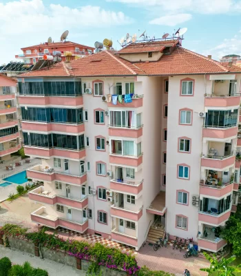 So nah am Strand, eine große Wohnung zum Verkauf in Alanya