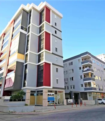 Nur 20 Minuten zum Zentrum von Alanya von der geräumigen Wohnung zum Verkauf in Mahmutlar