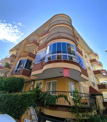 Moderne und gut gelegene möblierte Wohnung zum Verkauf in Alanya