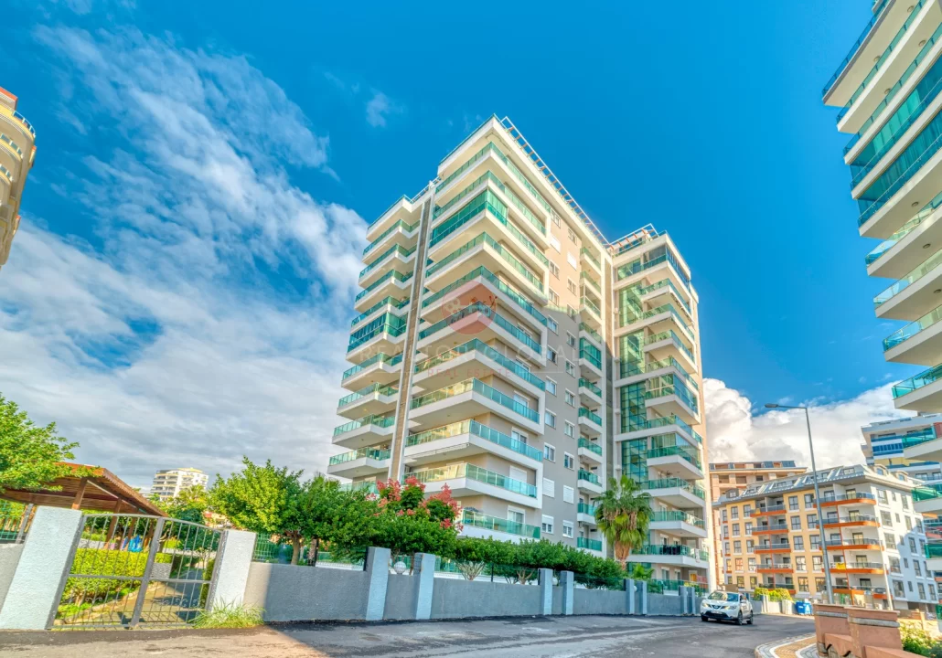 Spacious 3 Bedroom With A Seperate Kitchen That Adds More Space To The Apartment For Sale in Alanya