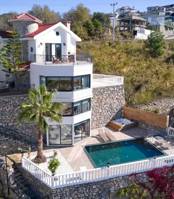  Rare On The Market Investment With Citizenship, A Luxury Five-Bedroom Villa For Sale in Alanya