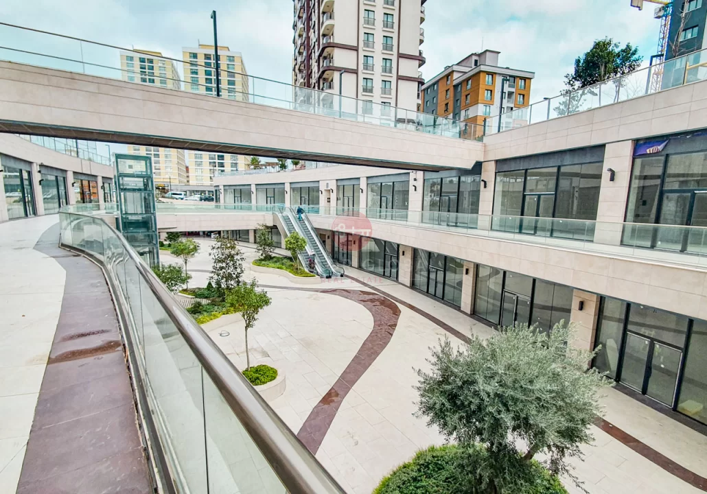 Commercial Properties For Sale in Istanbul Located in A Popular Area Within a 10.875 m2 Project